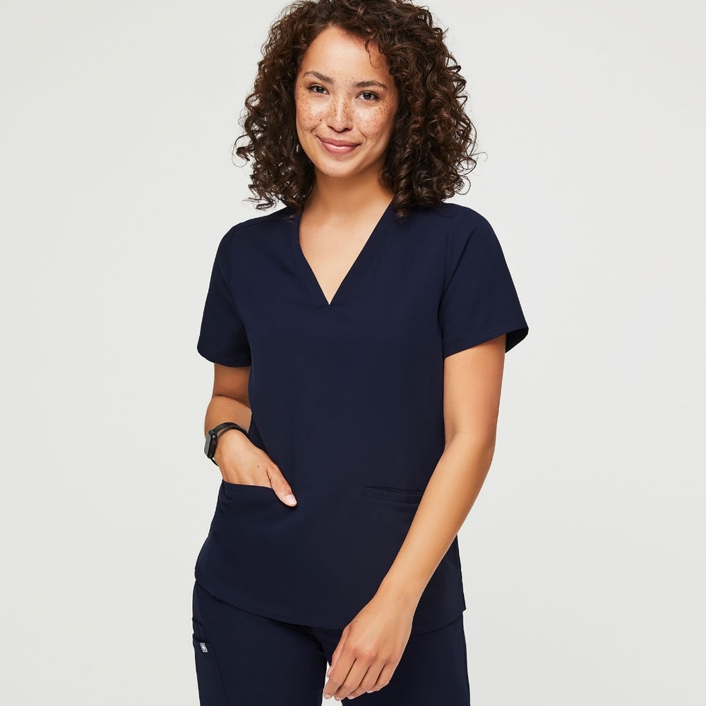 FIGS Casma Three-Pocket Scrub Top (XXS/Navy)
